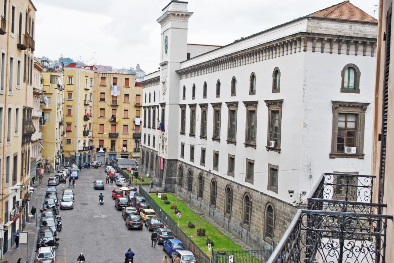 Bed & Breakfast A Castel Capuano ナポリ エクステリア 写真
