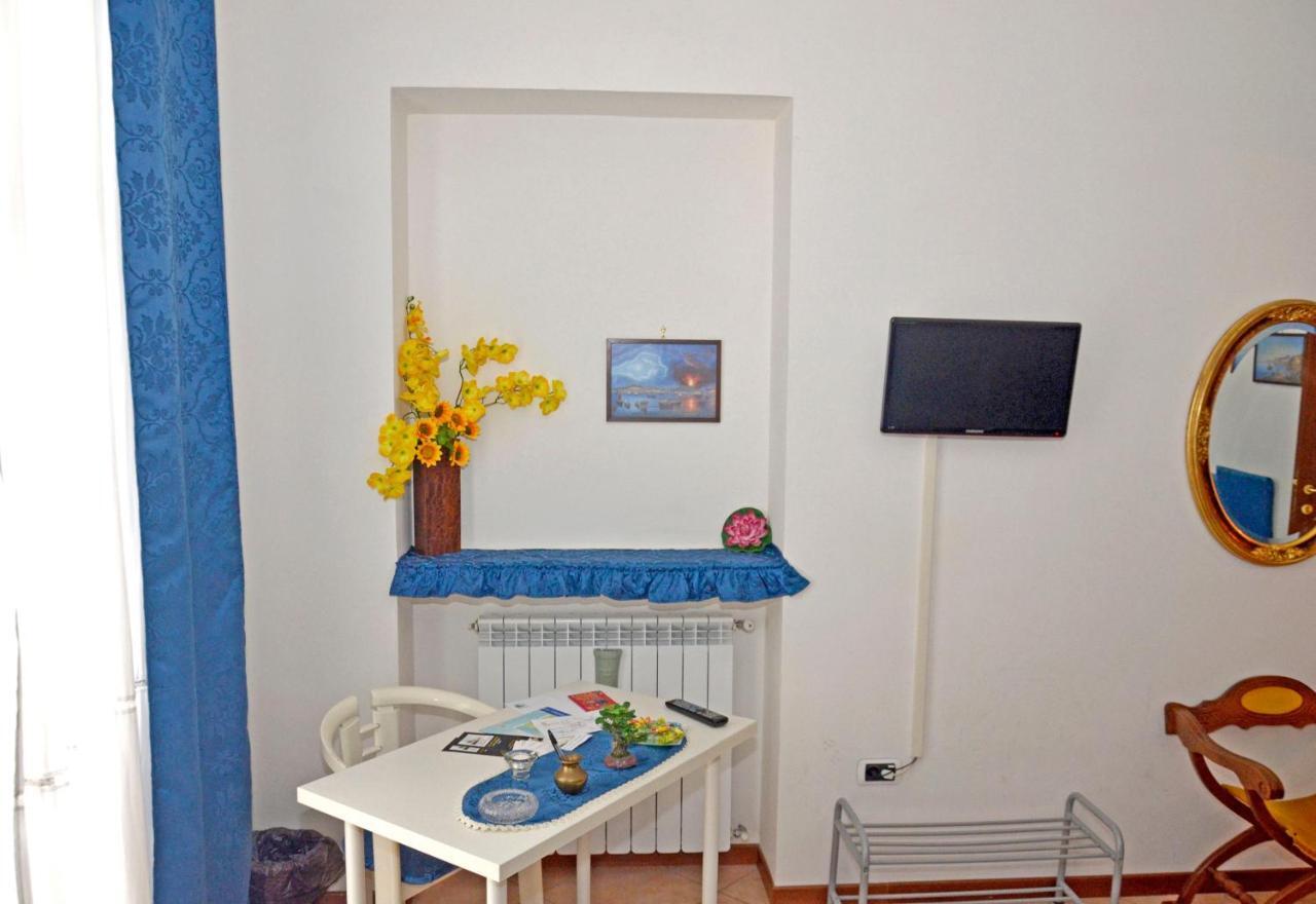 Bed & Breakfast A Castel Capuano ナポリ エクステリア 写真