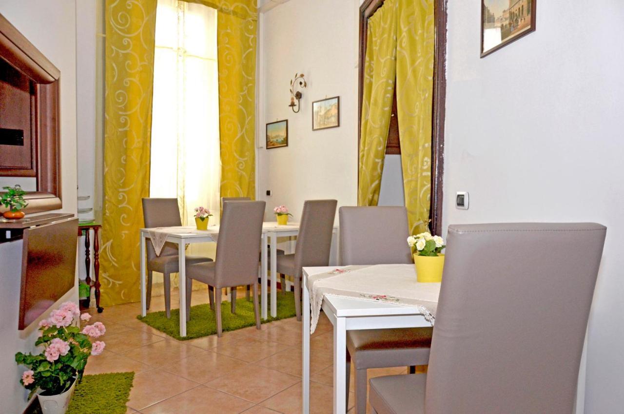 ナポリ Bed & Breakfast A Castel Capuano Bed & Breakfast エクステリア 写真