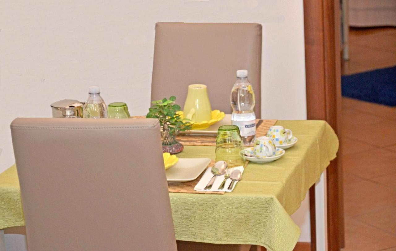 Bed & Breakfast A Castel Capuano ナポリ エクステリア 写真