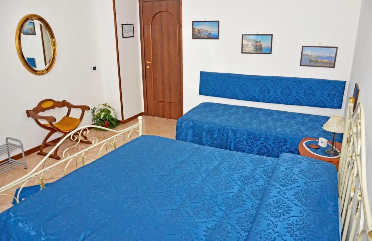 Bed & Breakfast A Castel Capuano ナポリ エクステリア 写真