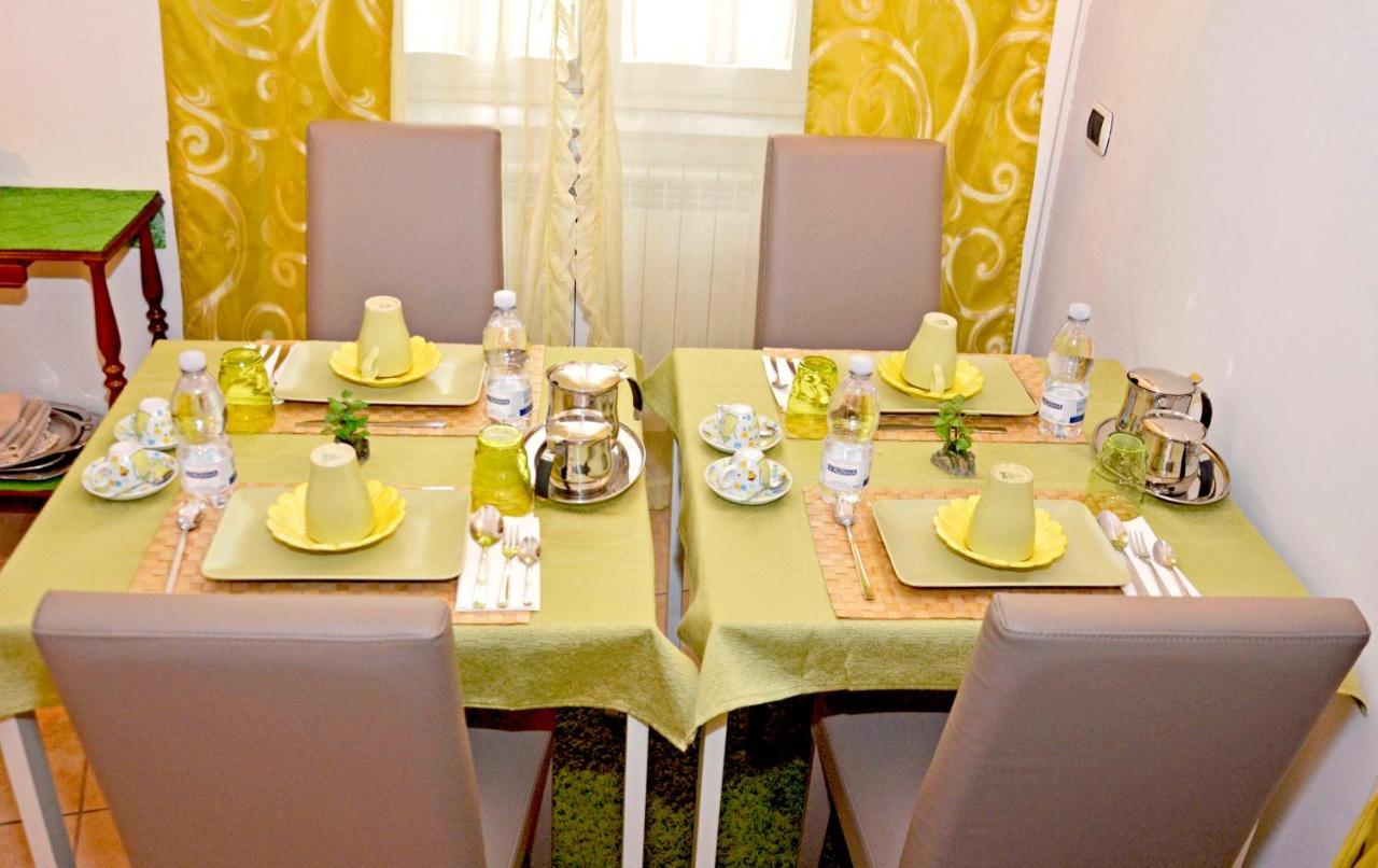 Bed & Breakfast A Castel Capuano ナポリ エクステリア 写真